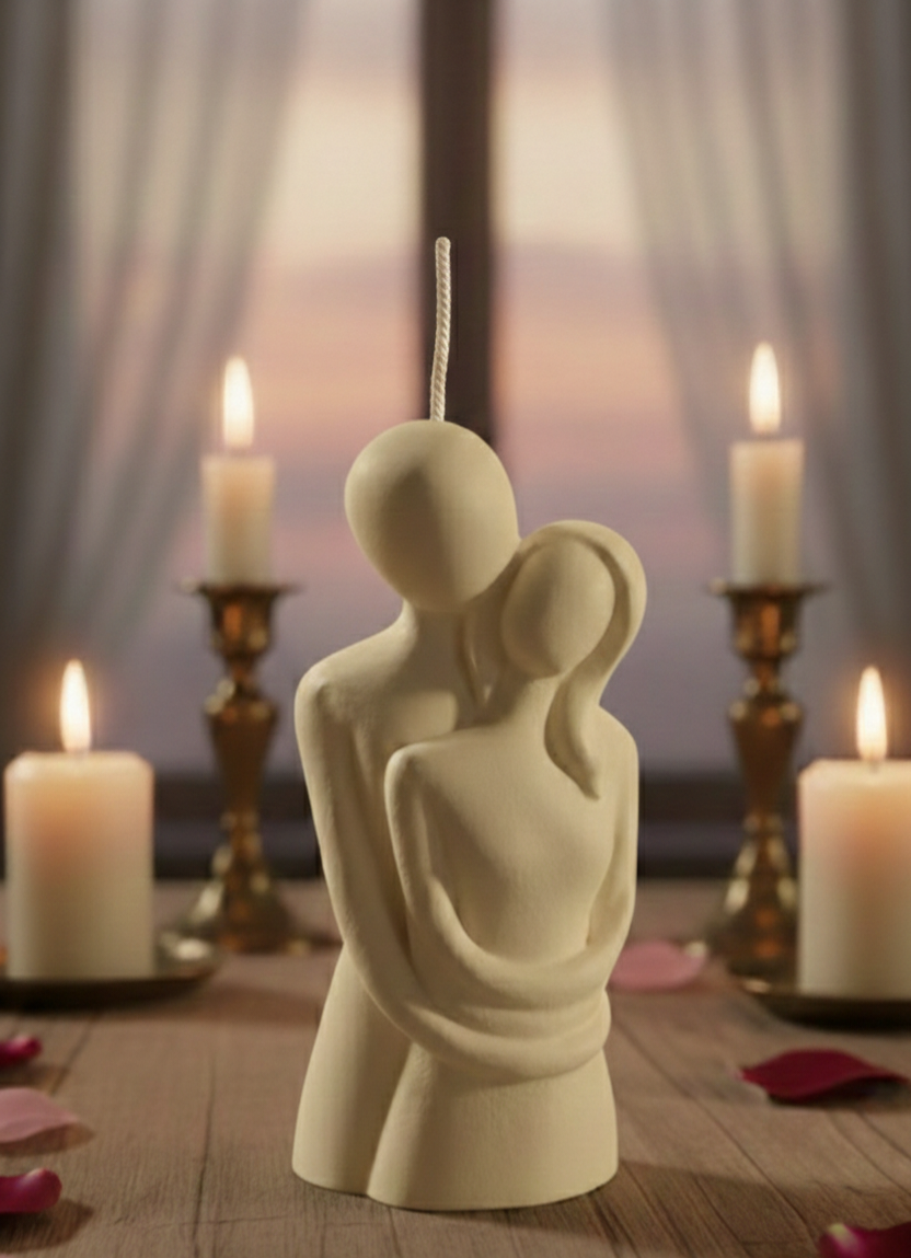 Vela Escultórica "Abrazo Eterno" –  Cera de Soja y Aromas Naturales. .Nuestra vela "Abrazo Eterno" no es solo un objeto decorativo; es una experiencia sensorial diseñada para celebrar la unión, la paz y la calidez del amor.