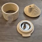 Convierte cualquier rincón de tu hogar en un refugio de calma con esta encantadora casita para quemar incienso y velas de té aromáticas.